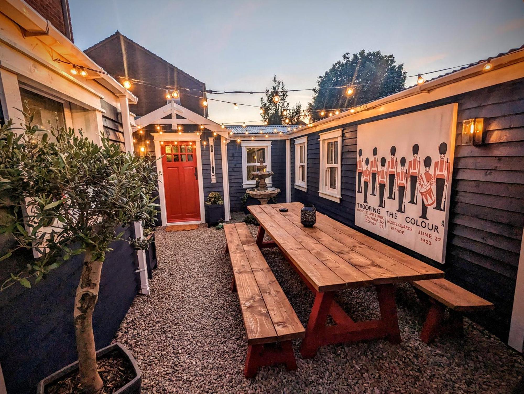 Sheddington Manor - 2 Bedroom Guest House & Cinema Belfast Esterno foto