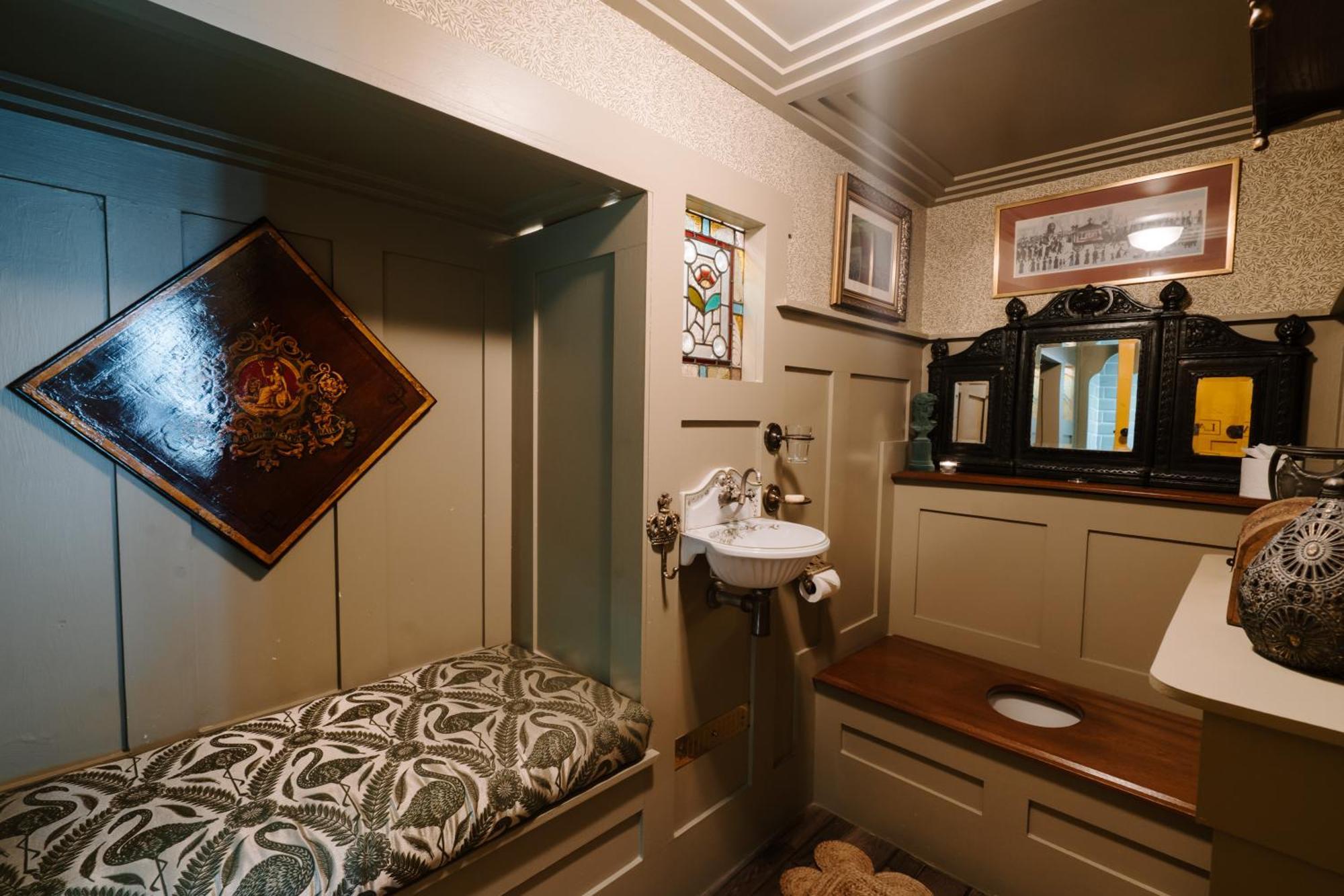 Sheddington Manor - 2 Bedroom Guest House & Cinema Belfast Esterno foto