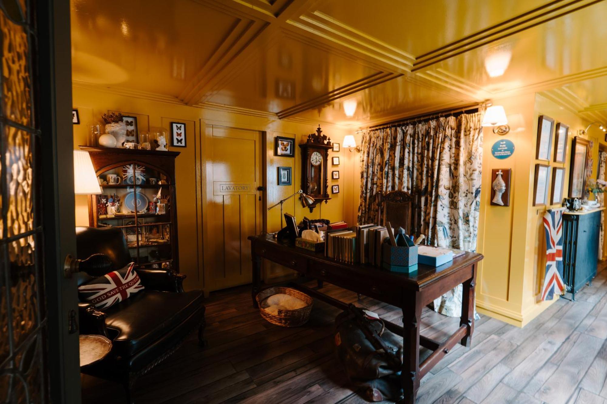 Sheddington Manor - 2 Bedroom Guest House & Cinema Belfast Esterno foto