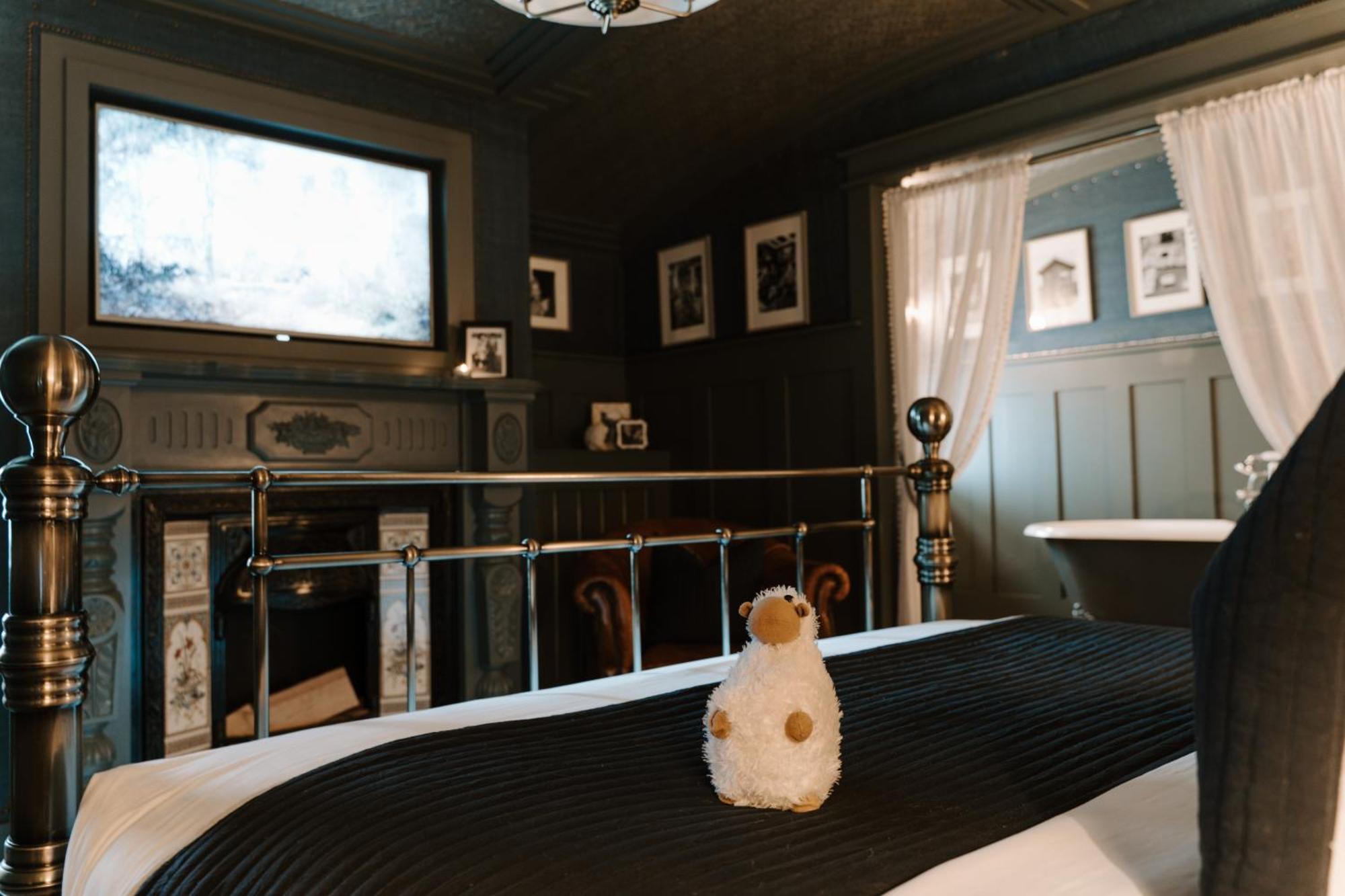Sheddington Manor - 2 Bedroom Guest House & Cinema Belfast Esterno foto